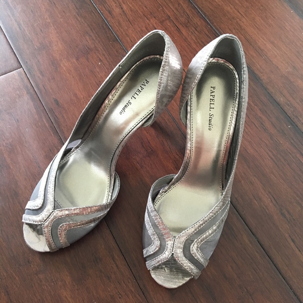 Papell Studio Peep tor heels size 7 NWOT